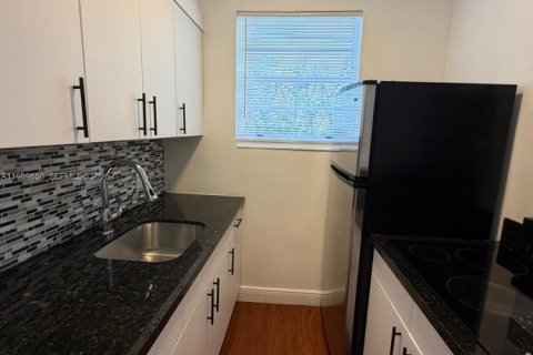 Купить кондоминиум в Майами-Бич, Флорида 1 спальня, 41.81м2, № 2058097 - фото 10