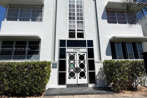 Купить кондоминиум в Майами-Бич, Флорида 1 спальня, 41.81м2, № 2058097 - фото 3