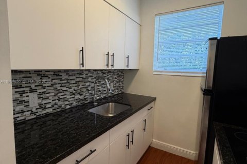 Купить кондоминиум в Майами-Бич, Флорида 1 спальня, 41.81м2, № 2058097 - фото 4