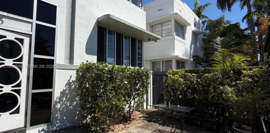 Кондоминиум с 1 спальней в Майами-Бич, Флорида № 2058097