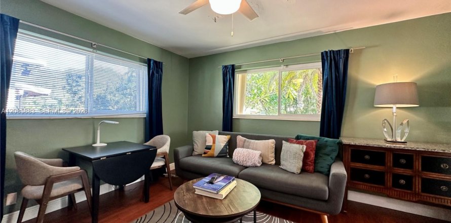 Appartement à Hollywood, Floride 1 chambre № 2357071