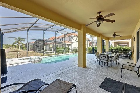 House in Davenport, Florida 6 bedrooms, 257.43 sq.m. № 1686687 - photo 3