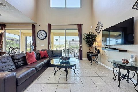 House in Davenport, Florida 6 bedrooms, 257.43 sq.m. № 1686687 - photo 17