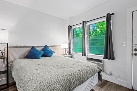 Снять в аренду квартиру в Майами-Бич, Флорида 35.3м2, № 2024527 - фото 2