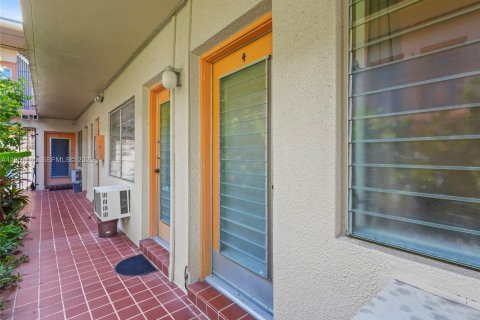 Apartamento en alquiler en Miami Beach, Florida, 35.3 m2 № 2024527 - foto 6