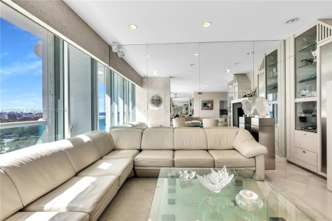 Condo in Bal Harbour, Florida, 2 bedrooms  № 1703583 - photo 29