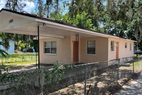 House in Winter Haven, Florida 3 bedrooms, 85.01 sq.m. № 2277317 - photo 2