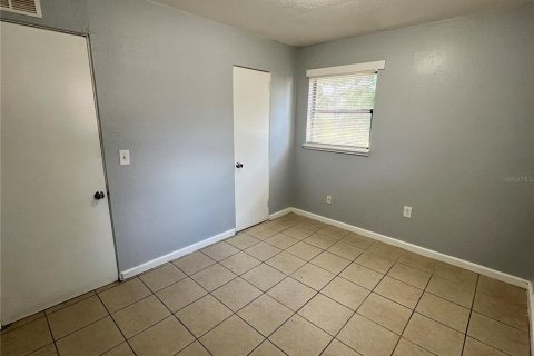 House in Winter Haven, Florida 3 bedrooms, 85.01 sq.m. № 2277317 - photo 7
