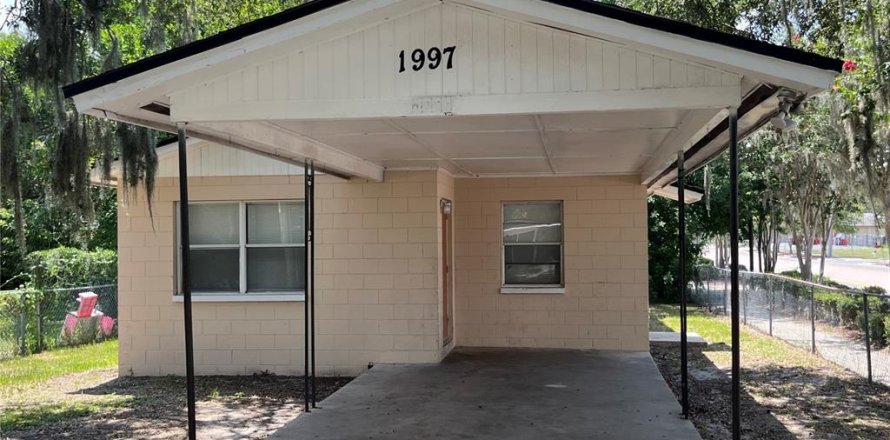 House in Winter Haven, Florida 3 bedrooms, 85.01 sq.m. № 2277317