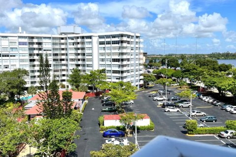 Copropriété à louer à Miami, Floride: 1 chambre, 79.15 m2 № 1987258 - photo 17