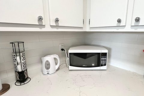 Copropriété à louer à Miami, Floride: 1 chambre, 79.15 m2 № 1987258 - photo 8