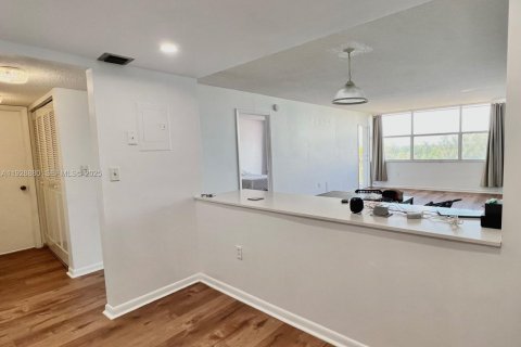 Copropriété à louer à Miami, Floride: 1 chambre, 79.15 m2 № 1987258 - photo 9