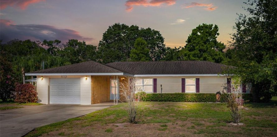House in Lake Wales, Florida 3 bedrooms, 135.17 sq.m. № 1747616