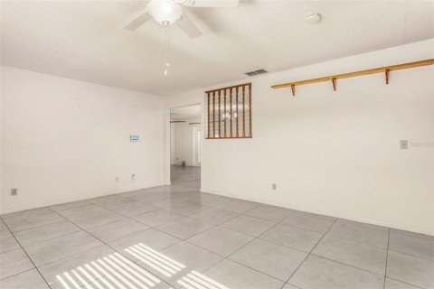 House in Lake Wales, Florida 3 bedrooms, 135.17 sq.m. № 1747616 - photo 6