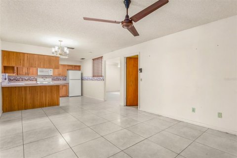 House in Lake Wales, Florida 3 bedrooms, 135.17 sq.m. № 1747616 - photo 9