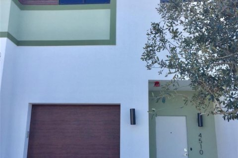 Touwnhouse à louer à Plantation, Floride: 2 chambres, 141.21 m2 № 2402370 - photo 3