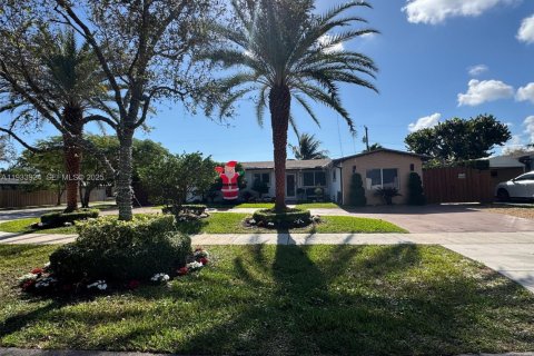 Casa en venta en Cutler Bay, Florida, 3 dormitorios, 154.22 m2 № 1992382 - foto 3