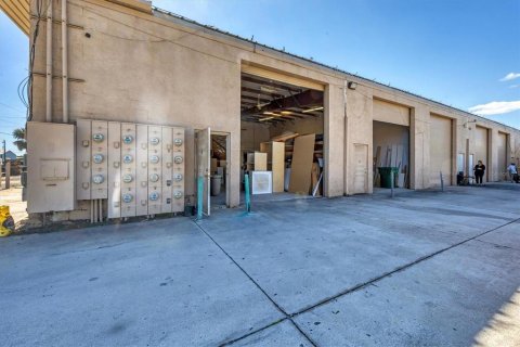 Commercial property in Punta Gorda, Florida 11.15 sq.m. № 1190327 - photo 3
