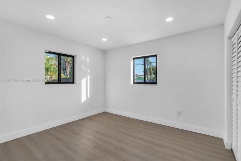 Casa en venta en Miami Gardens, Florida, 3 dormitorios, 94.2 m2 № 1974137 - foto 16
