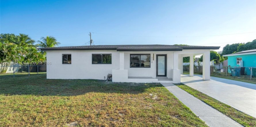 Casa en Miami Gardens, Florida 3 dormitorios, 94.2 m2 № 1974137