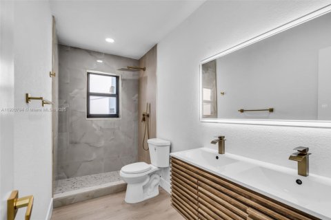 Casa en venta en Miami Gardens, Florida, 3 dormitorios, 94.2 m2 № 1974137 - foto 14