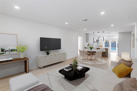 House in Hialeah, Florida 4 bedrooms, 141.21 sq.m. № 1952859 - photo 2