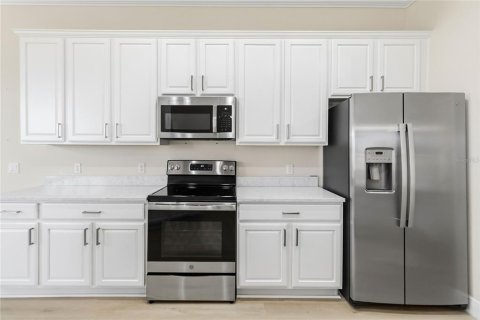 Villa ou maison à vendre à Kissimmee, Floride: 3 chambres, 239.69 m2 № 2389300 - photo 17