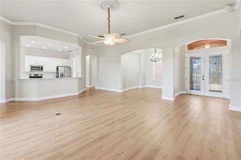 Villa ou maison à vendre à Kissimmee, Floride: 3 chambres, 239.69 m2 № 2389300 - photo 11