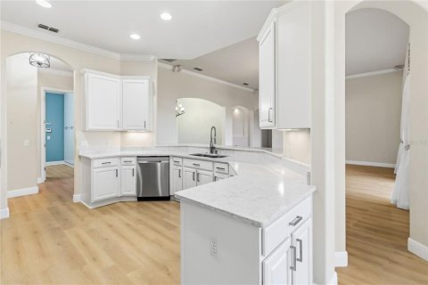 Villa ou maison à vendre à Kissimmee, Floride: 3 chambres, 239.69 m2 № 2389300 - photo 16