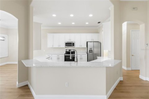 Villa ou maison à vendre à Kissimmee, Floride: 3 chambres, 239.69 m2 № 2389300 - photo 15