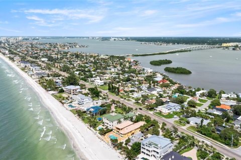 Casa en venta en Belleair Beach, Florida, 3 dormitorios, 181.35 m2 № 1912520 - foto 10