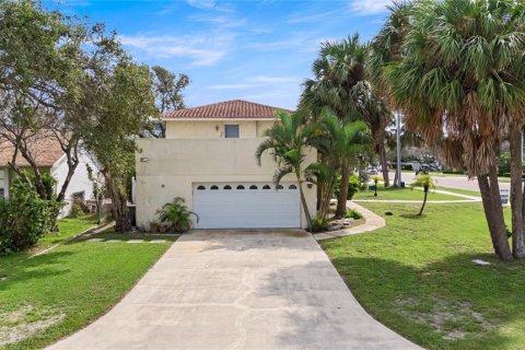 Casa en venta en Belleair Beach, Florida, 3 dormitorios, 181.35 m2 № 1912520 - foto 2