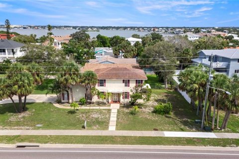 Casa en venta en Belleair Beach, Florida, 3 dormitorios, 181.35 m2 № 1912520 - foto 15