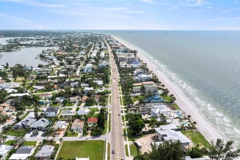 Casa en venta en Belleair Beach, Florida, 3 dormitorios, 181.35 m2 № 1912520 - foto 13