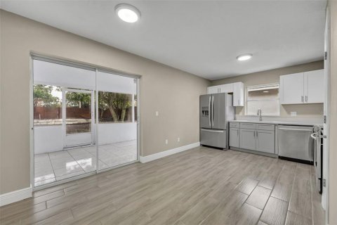 Casa en venta en Kissimmee, Florida, 4 dormitorios, 148.18 m2 № 1751413 - foto 9