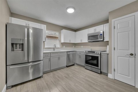 Casa en venta en Kissimmee, Florida, 4 dormitorios, 148.18 m2 № 1751413 - foto 12