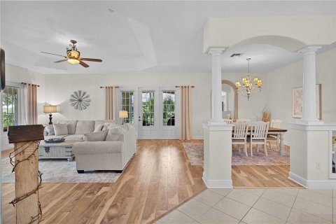 House in The Villages, Florida 3 bedrooms, 252.97 sq.m. № 1912002 - photo 22