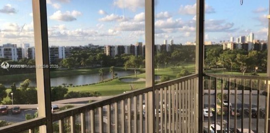 Condo à Aventura, Floride, 2 chambres  № 1958744