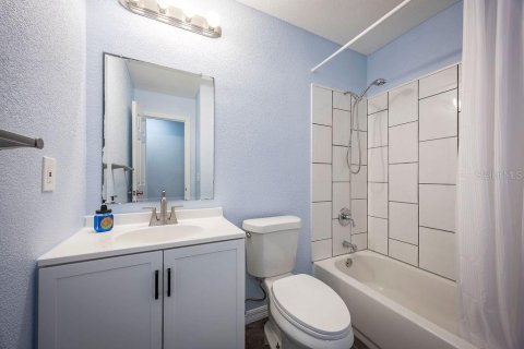 House in Edgewater, Florida 3 bedrooms, 96.43 sq.m. № 2408411 - photo 21