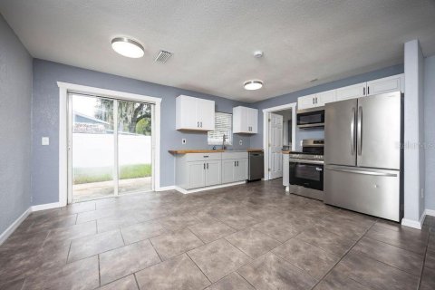 House in Edgewater, Florida 3 bedrooms, 96.43 sq.m. № 2408411 - photo 18