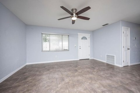 House in Edgewater, Florida 3 bedrooms, 96.43 sq.m. № 2408411 - photo 11