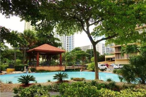 Condominio en venta en Sunny Isles Beach, Florida, 2 dormitorios, 114.46 m2 № 2011985 - foto 16