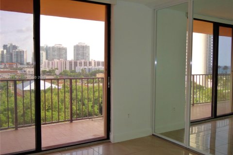 Condominio en venta en Sunny Isles Beach, Florida, 2 dormitorios, 114.46 m2 № 2011985 - foto 5