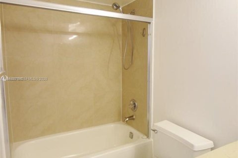 Condominio en venta en Sunny Isles Beach, Florida, 2 dormitorios, 114.46 m2 № 2011985 - foto 13