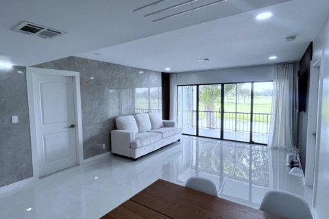 Condo in West Palm Beach, Florida, 2 bedrooms  № 876453 - photo 1