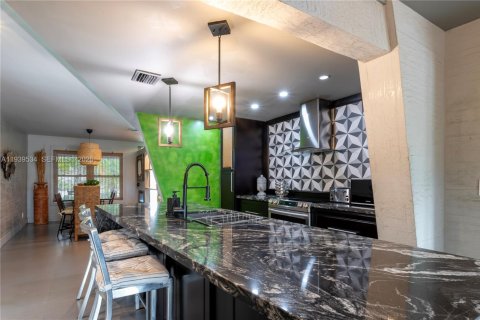 Villa ou maison à vendre à Hollywood, Floride: 3 chambres, 152.73 m2 № 1997457 - photo 10