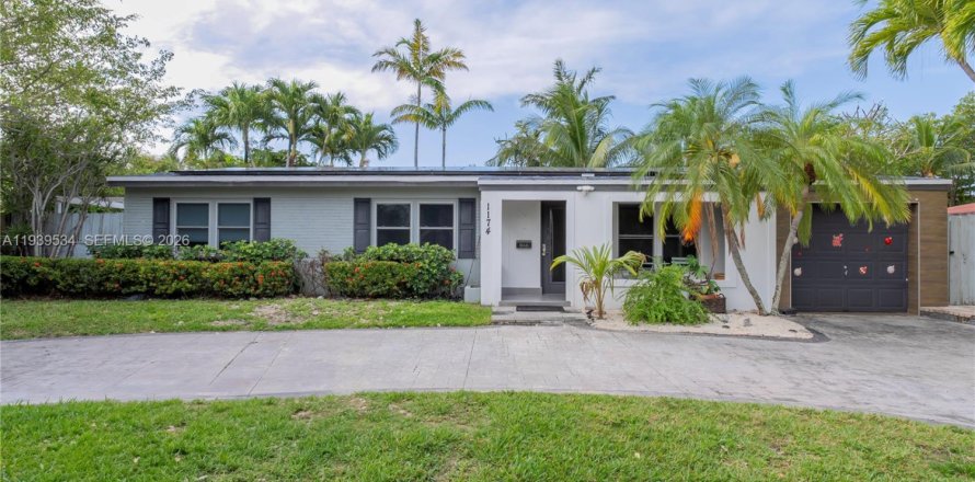 Villa ou maison à Hollywood, Floride 3 chambres, 152.73 m2 № 1997457