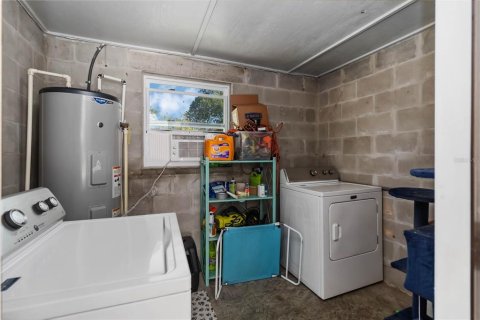 House in Auburndale, Florida 3 bedrooms, 80.27 sq.m. № 1893742 - photo 18