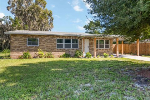 House in Auburndale, Florida 3 bedrooms, 80.27 sq.m. № 1893742 - photo 1