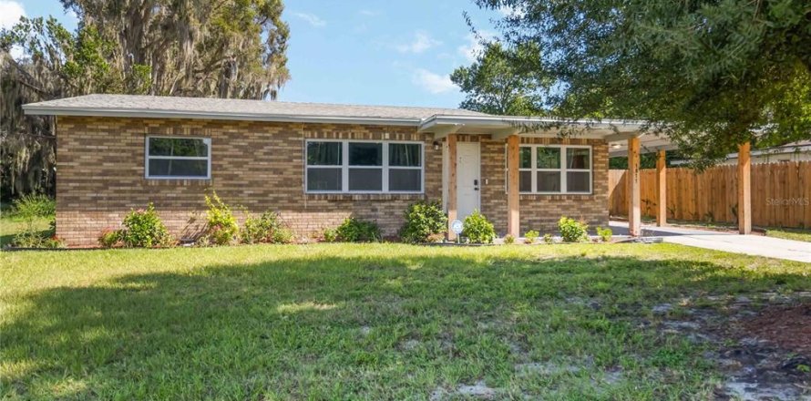 House in Auburndale, Florida 3 bedrooms, 80.27 sq.m. № 1893742